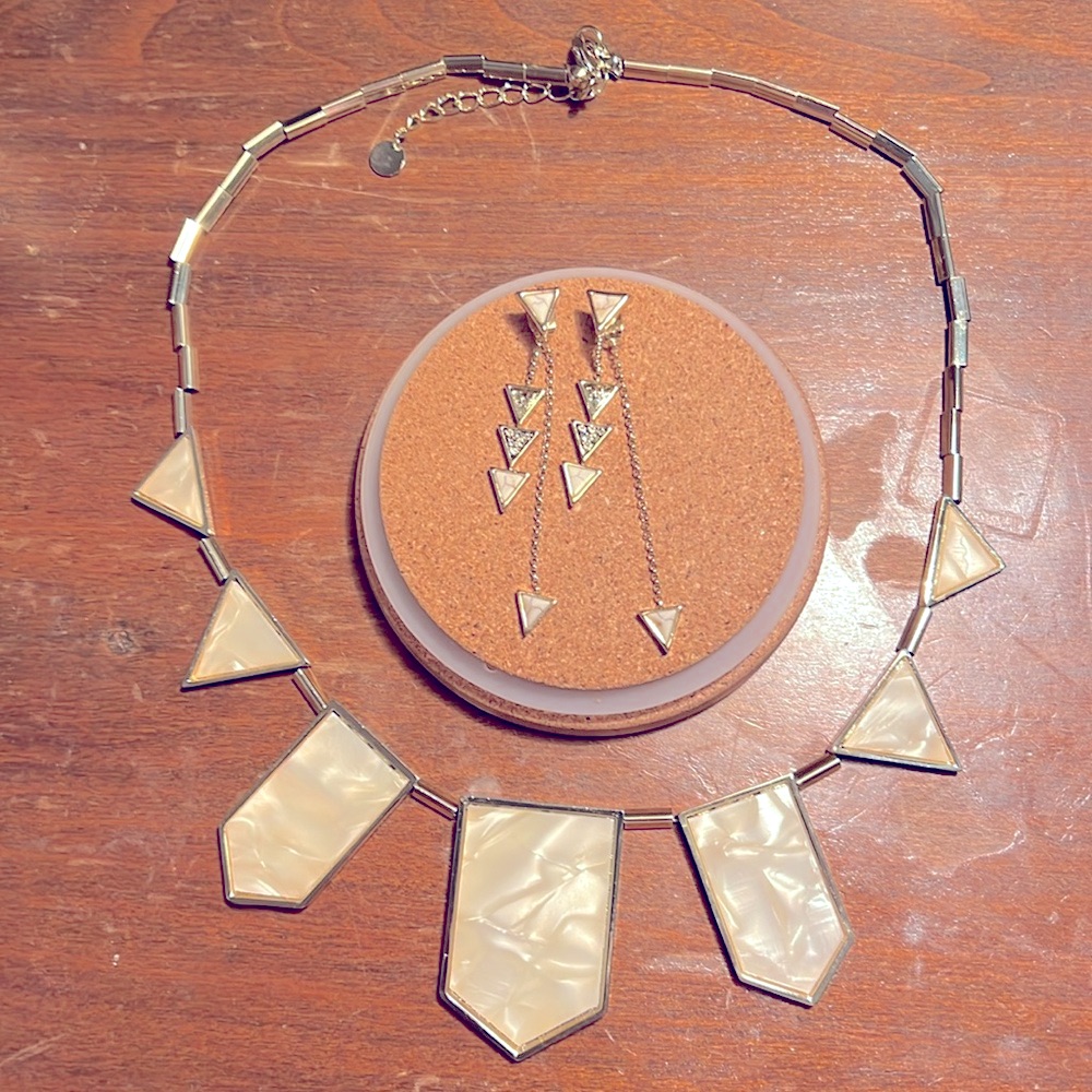 House Of Harlow 1960 Cream And Gold Geometric Necklace Set